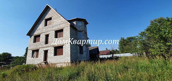 Недостроенный дом с земельным участком в пгт Старая Торопа №836